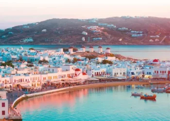 Πλειστηριασμοί: Εβδομάδα… Μυκόνου με επώνυμα σφυριά και αναστολές (pics)