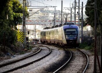 Σιδηρόδρομος: Ξεκινά το έργο ηλεκτροκίνησης από το Κιάτο μέχρι το Αίγιο