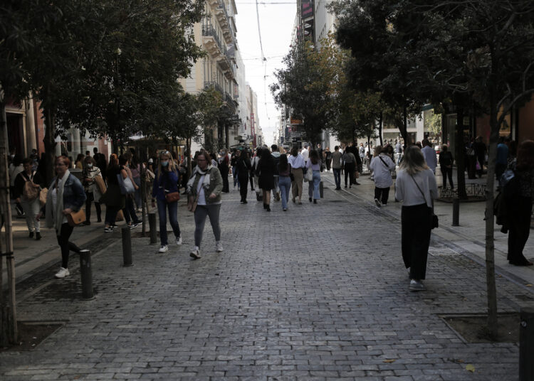 PwC: Έτοιμοι για ριζικές αλλαγές οι καταναλωτές παγκοσμίως – Κερδίζουν έδαφος οι online αγορές