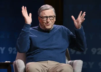 Υποχωρεί από τη λίστα των πλουσιότερων στον κόσμο ο Μπιλ Γκέιτς