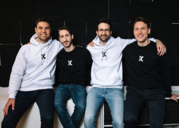 H Kadmos σήκωσε 29 εκατομμύρια ευρώ για τον εξορθολογισμό των πληρωμών για τους μετανάστες εργάτες