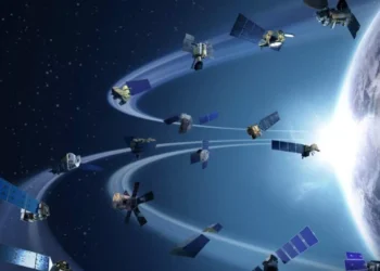 H μάχη των δορυφόρων: Συμφωνία 3,4 δισ. δολ Eutelsat-OneWeb απέναντι στην SpaceX του Μασκ