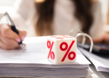 Σε εγρήγορση για τον κίνδυνο νέων «κόκκινων» δανείων