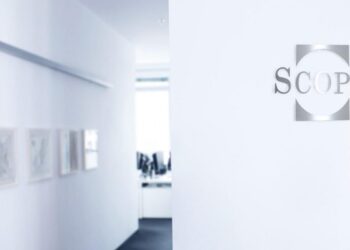 Scope: Βλέπει ανάπτυξη 4,9% φέτος – Πώς θα πέσει στο 150% το χρέος