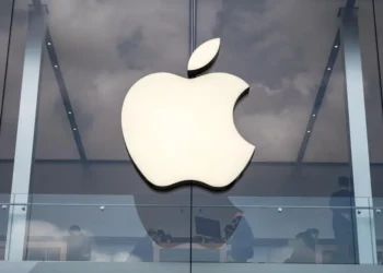 Η Apple κοιτά τους ανταγωνιστές της… αφ’ υψηλού!