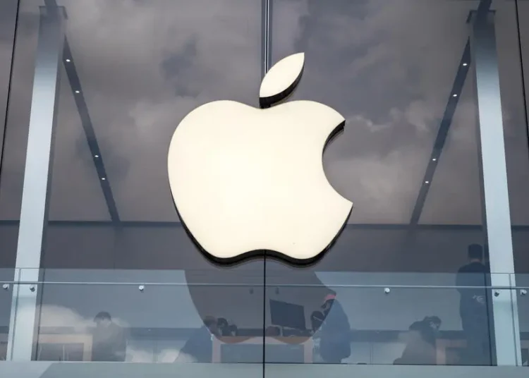 Η Apple κοιτά τους ανταγωνιστές της… αφ’ υψηλού!