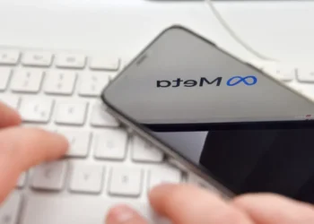 Meta: «Ψαλίδι» κατά 30% στις προσλήψεις των μηχανικών