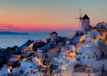 ING: H Ελλάδα θα αντιμετωπίσει την πληθωριστική καταιγίδα, χάρη στον Τουρισμό