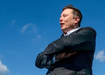 Τι φοβάται ο Έλον Μασκ; Γιατί πούλησε μετοχές $6,9 δισ. της Tesla
