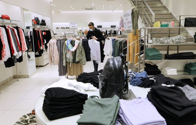 ΕΛΣΤΑΤ: Αύξηση στον τζίρο του λιανεμπορίου τον Ιούνιο