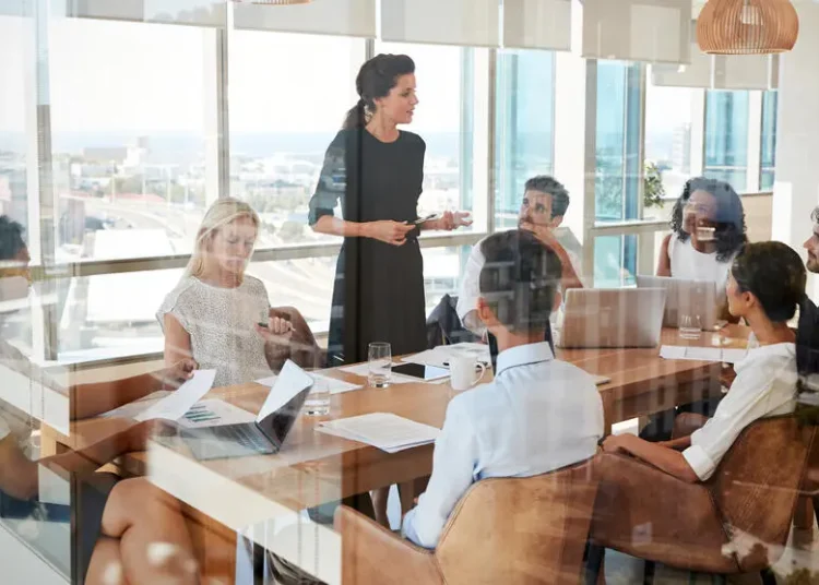 Δυναμική συνεργασία για την προώθηση της αξιοκρατίας και της ισότητας στον χώρο εργασίας