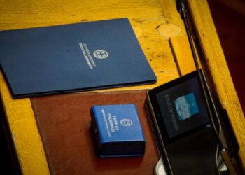 Οι τέσσερις κίνδυνοι που απειλούν την ελληνική οικονομία