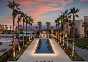 Ξενοδοχεία: Deal 2,3 δισ. ευρώ για την Sani Ikos με το κρατικό fund της Σιγκαπούρης