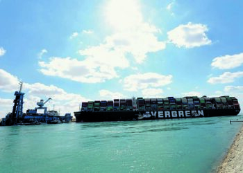 «Ever Given»: Οι παρενέργειες της προσάραξης διαρκούν ακόμη