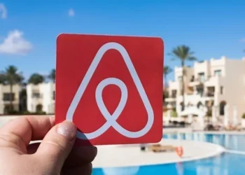 Σπάει τα «κοντέρ» στα Airbnb η Ελλάδα, με 133.575 καταχωρήσεις καταλυμάτων, μόλις -2% έναντι του 2019 (διαγράμματα)
