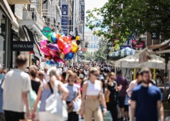 Θερινές εκπτώσεις: Πωλήσεις κάτω των προσδοκιών για 5 στις 10 επιχειρήσεις [πίνακες]