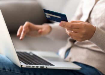 Accenture: Οι καταναλωτές θέλουν από τις επιχειρήσεις άμεση ανταπόκριση στις ανάγκες τους