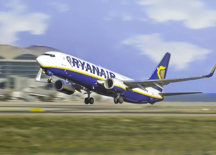 Ryanair: Το «κόψιμο» δρομολογίων στο Ελ. Βενιζέλος – Η απώλεια μεριδίου και ο ρόλος της Sky Express