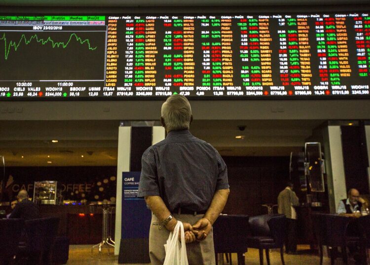 Η Fitch λέει ότι έρχεται οικονομική επιβράδυνση παρόμοια με εκείνη των αρχών της δεκαετίας του ’90