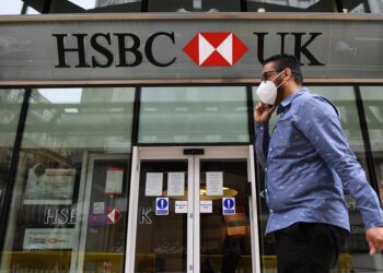 HSBC για Ελλάδα: Ανάπτυξη αλλά με αστερίσκους για δημοσιονομικά και Ενέργεια