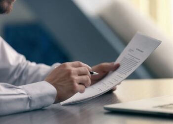 Επιταχύνει η δευτερογενής αγορά κόκκινων δανείων – Στην Intrum το χαρτοφυλάκιο Souk της doValue