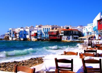 Τουρισμός: Σε ποια νησιά απογειώθηκαν οι αφίξεις τον Οκτώβριο