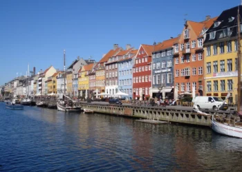 Οι πιο ακριβές πόλεις στην Ευρώπη για κατανάλωση ενέργειας – Ποια η θέση της Αθήνας (infographic)