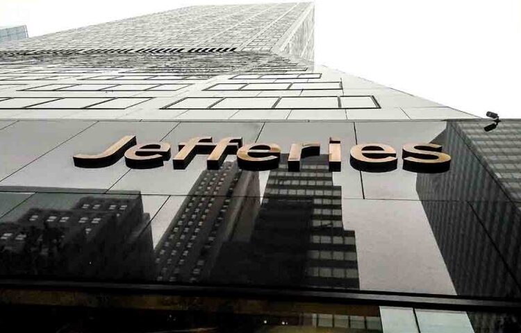 Jefferies: Bullish για Ελλάδα, βλέπει ρηχή ύφεση, λίγο ακριβό το ΧΑ