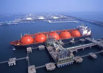 Δεκάδες πλοία LNG συνωστίζονται σε ευρωπαϊκά λιμάνια και δεν μπορούν να ξεφορτώσουν