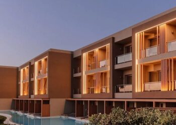 Επεκτείνεται ο όμιλος της Μ. Καράτζη στον τουρισμό