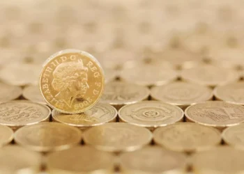 «Καταφύγιο» στις… χρυσές λίρες για τους Έλληνες – Πόσα τεμάχια και σε ποια τιμή αγόρασαν από την ΤτΕ (πίνακες)