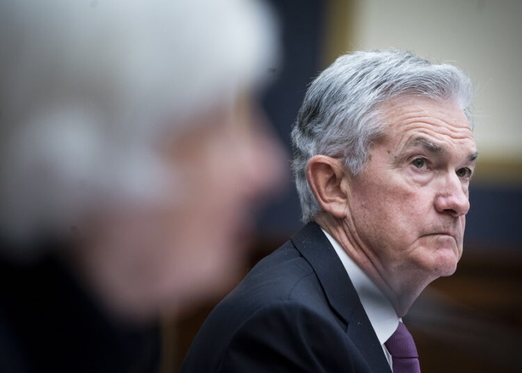 Powell (Fed): Απέχουμε από τον στόχο 2% για τον πληθωρισμό