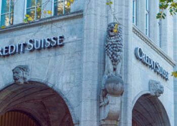 Credit Suisse: Εκτός αναδιάρθρωσης ο ελβετικός βραχίονας επενδυτικής τραπεζικής