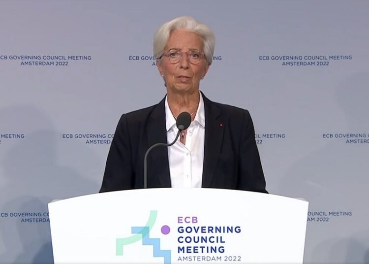 Capital Economics: Οι κίνδυνοι γύρω από το QT της ΕΚΤ και γιατί είναι πιο πιθανό να ενεργοποιηθεί εκ νέου το QE