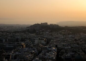 Κομισιόν: Βλέπει ανάπτυξη 1% και πληθωρισμό 6% για το 2023