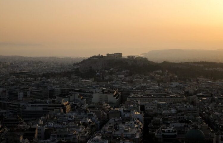 Κομισιόν: Βλέπει ανάπτυξη 1% και πληθωρισμό 6% για το 2023
