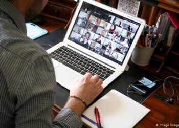 ΣΕΒ: Ποσοστό άνω του 70% των επιχειρήσεων εφαρμόζει ήδη υβριδικό μοντέλο τηλεργασίας