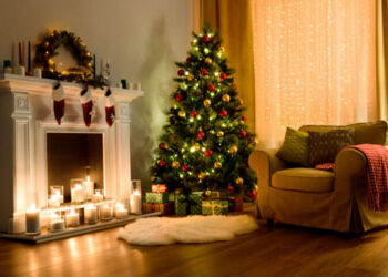 EY: «Ψαλίδι» των καταναλωτών τα Χριστούγεννα σε δαπάνες, φωτισμό και διακόσμηση