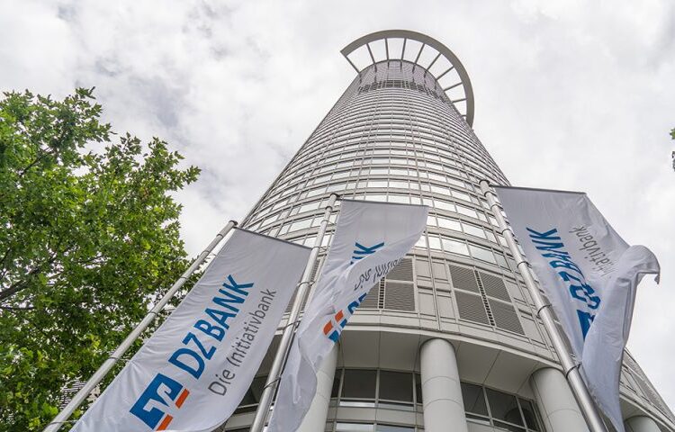DZ Bank: Στις αγορές για 10 δισ. ευρώ το 2023 η Ελλάδα