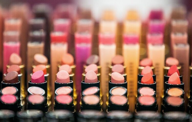 Mega-deal στα καλλυντικά: Αλλάζει το τοπίο στα προϊόντα πολυτελείας