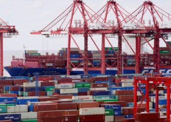 Σε ρεκόρ 32 τρισ. το διεθνές εμπόριο – Επιβράδυνση το 2023