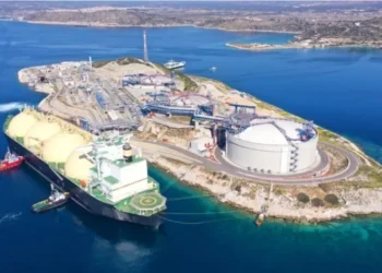 Διώρυγα Gas: «Όχι» στην μονιμοποίηση της πλωτής δεξαμενής ΥΦΑ