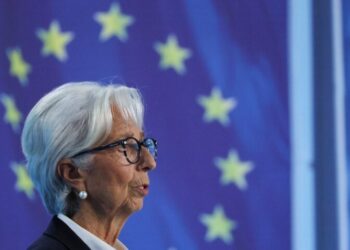 «Καμπανάκι» από Λαγκάρντ για τα μέτρα στήριξης στην Ευρωζώνη