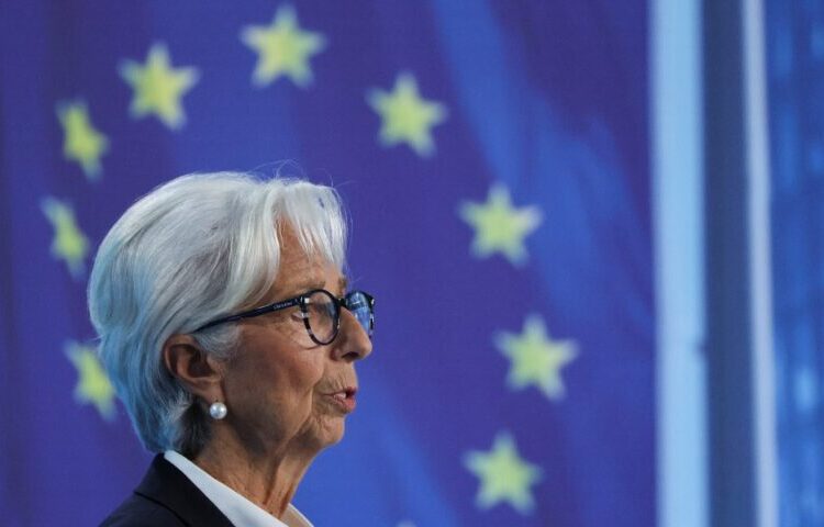 «Καμπανάκι» από Λαγκάρντ για τα μέτρα στήριξης στην Ευρωζώνη