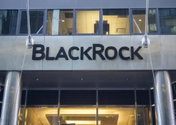 O «πράσινος» πόλεμος στο εσωτερικό της BlackRock – Ποιοι θέλουν να διώξουν τον CEO