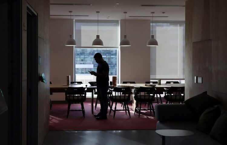 PwC: Βελτιωμένη αλλά κάτω από τη βάση η ανταγωνιστικότητα της Ελλάδας