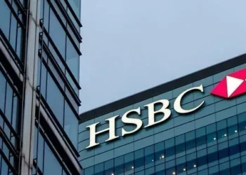 HSBC: Αυξάνει τις τιμές στόχους στις ελληνικές τράπεζες