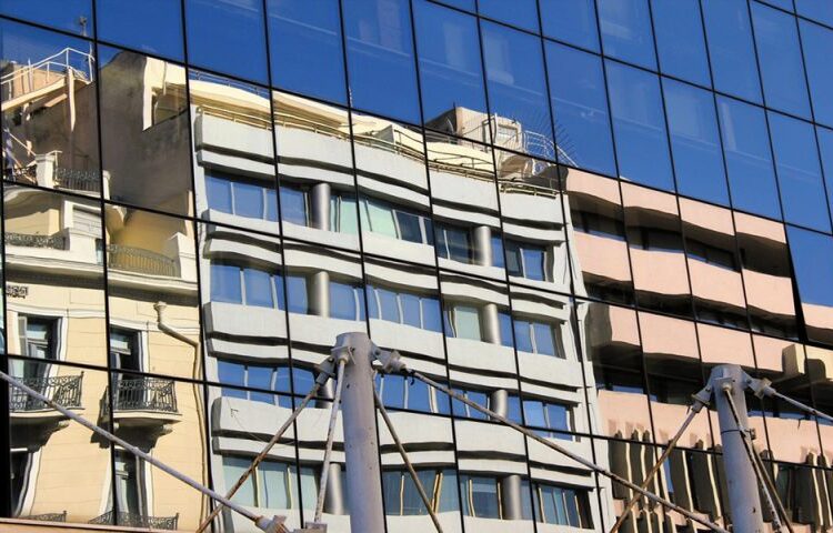 Burnout, αναζήτηση εργασίας, επιστροφή στα γραφεία: Χαρτογράφηση του εργασιακού περιβάλλοντος στην Ελλάδα