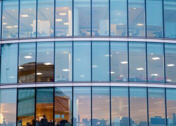 Ενώπιον τριπλής απειλής οι CEOs: Ποιες είναι οι άμυνές τους