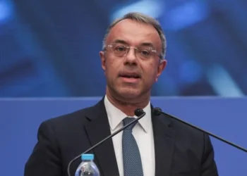 «Μαχαίρι» σε 12 προμήθειες συναλλαγών ζητά η κυβέρνηση από τις τράπεζες